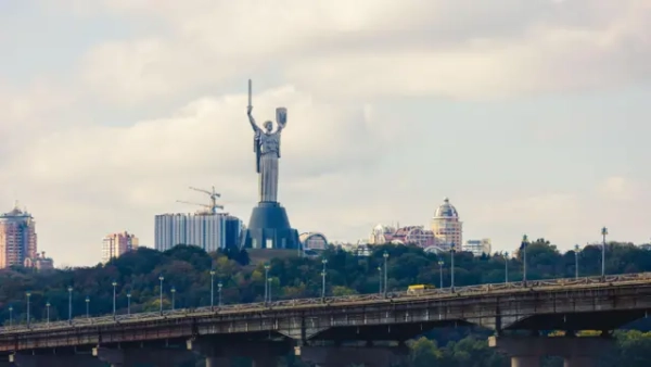 Вибухи в столиці України: Російські сили здійснили денну атаку Києва за допомогою реактивних дронів типу "Шахед". 8
