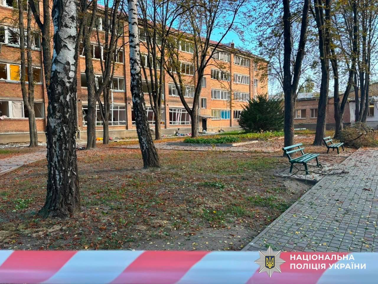 Чотири столичні райони зазнали пошкоджень через нічний обстріл. 19