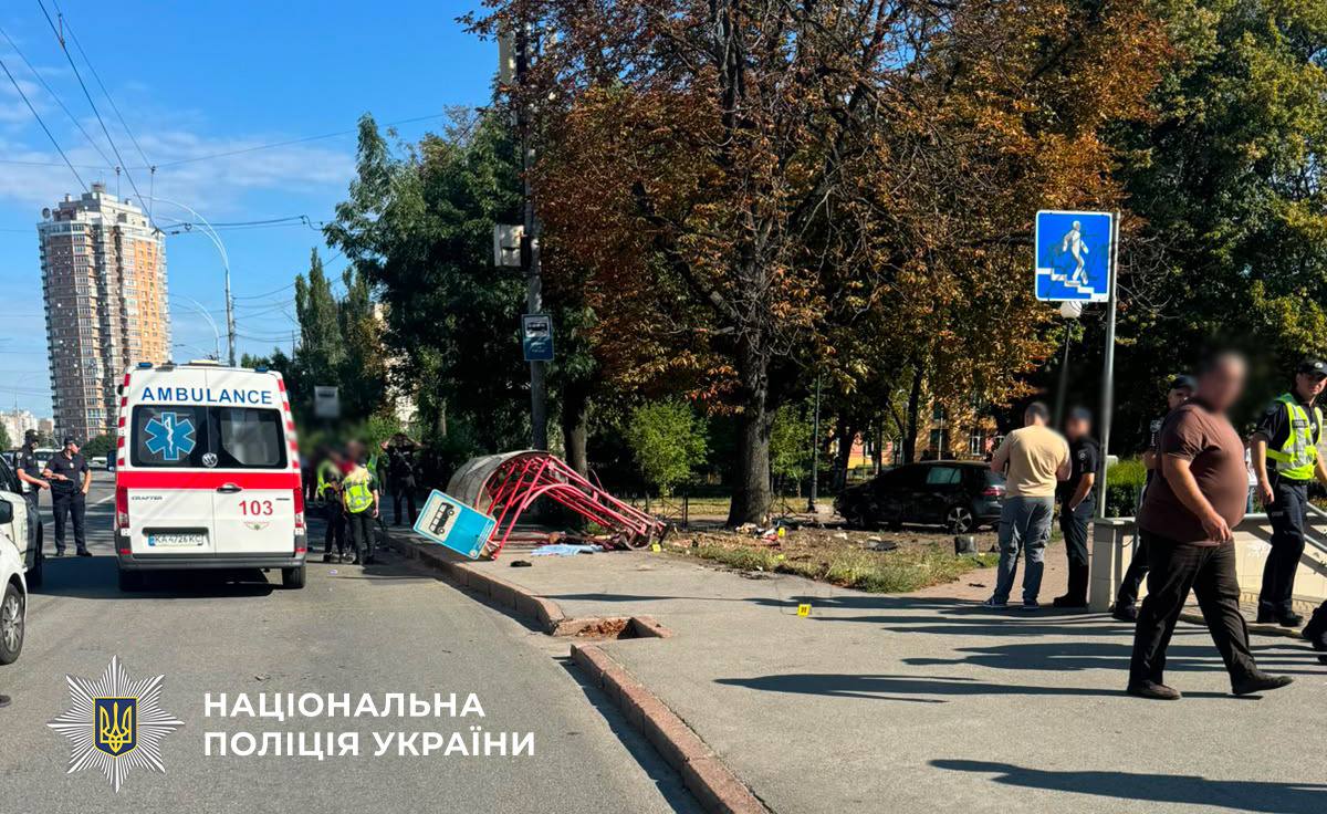 Аварія на Чоколівському проспекті: двоє загиблих, чотирьох постраждалих 10 Аварія на Чоколівському проспекті: двоє загиблих, чотирьох постраждалих 5