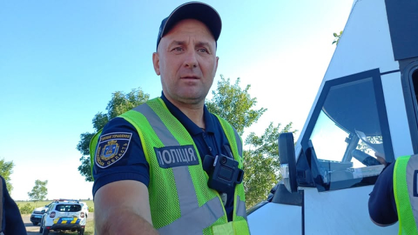 На Миколаївщині правоохоронці затримали водія ТЧХУ під час евакуації тяжкохворих із Херсонщини та направили його на ВЛК. 2