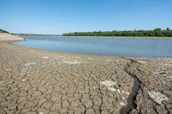 Дністровське водосховище майже на межі: запас води становить лише 20% від нормативного рівня 12 Дністровське водосховище майже на межі: запас води становить лише 20% від нормативного рівня 2