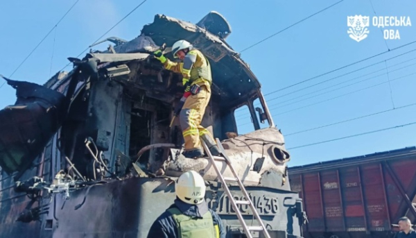 Зеленський щодо удару по потягу на Одещині: Це була цілком мирна мішень