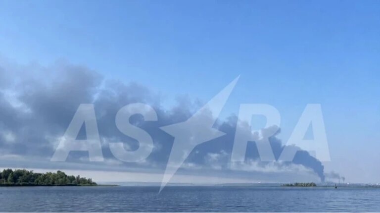 Українські сили оборони знищили два нафтопереробні заводи та спостережний пункт на території Росії. 16