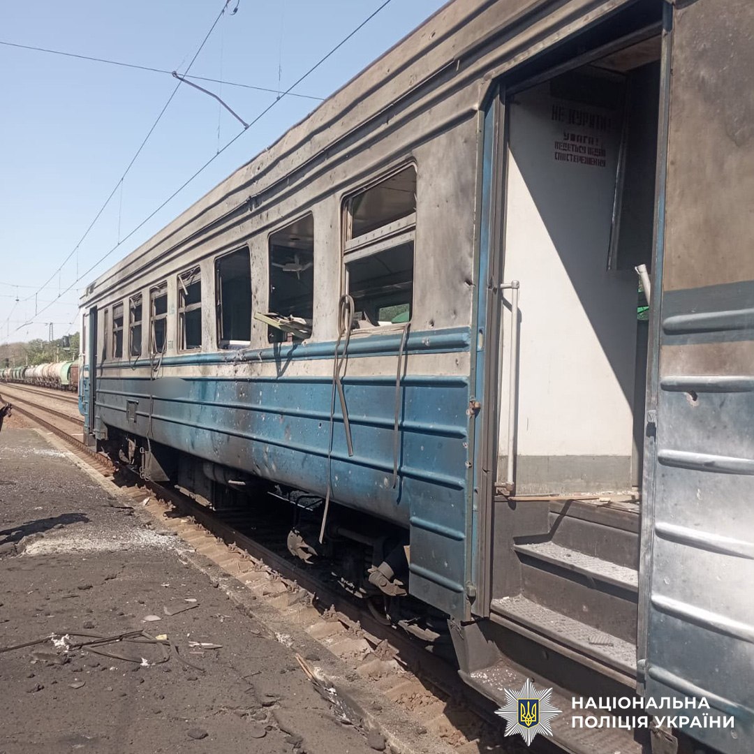Безпілотник з росії влучив у електропоїзд, що прямував з Лозової до Харкова: є загиблі. 5