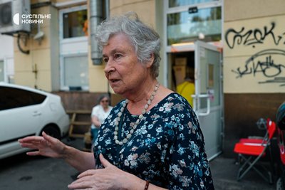 77-річна пані Галина переїхала до Варшави з Києва на початку повномасштабної війни. Вона живе разом із польською жінкою, яка мешкала сама і поділила свій дім із Галиною