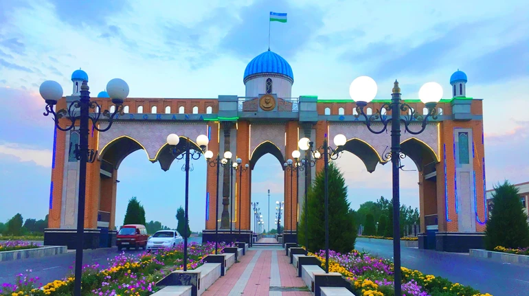 Uklon розгортається одночасно в п'яти містах Узбекистану 2
