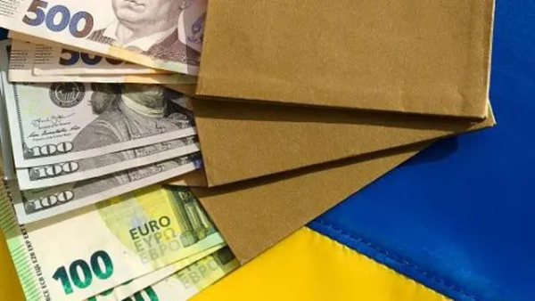 Нацбанк пом’якшив обмеження на валюту: яка користь для українців за кордоном