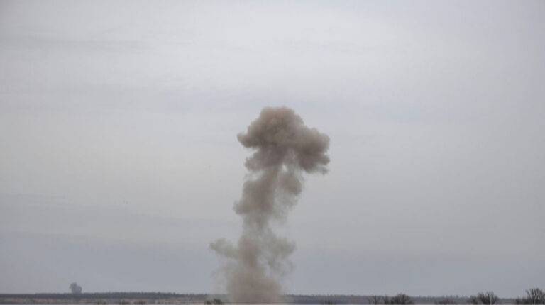 На Миколаївщині ворог поцілив у підприємство харчової галузі, сталася загорання – ОВА 5