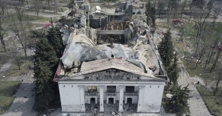 Лубінець направив звернення до ООН та МКС щодо російського фільму про знищення драмтеатру Маріуполя 6