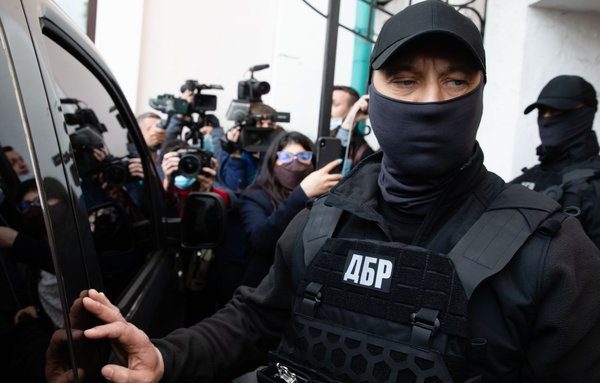 Державне бюро розслідувань повідомило про зростання навантаження на працівників унаслідок воєнних злочинів. Один слідчий займається тисячею проваджень.