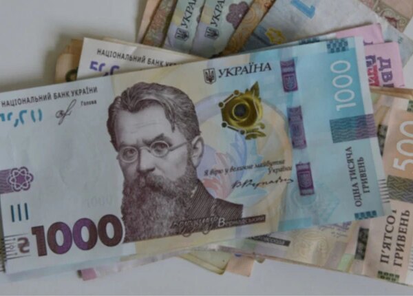 За даними Мінфіну, у червні середня зарплата державних службовців піднялася&hellip;