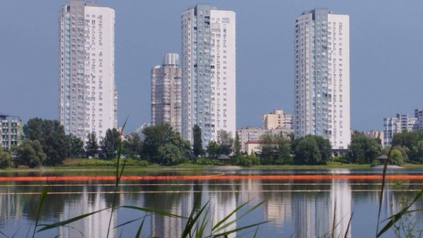Нове забруднення Кирилівського озера та Сирецького струмка нафтопродуктами через атаку ворога