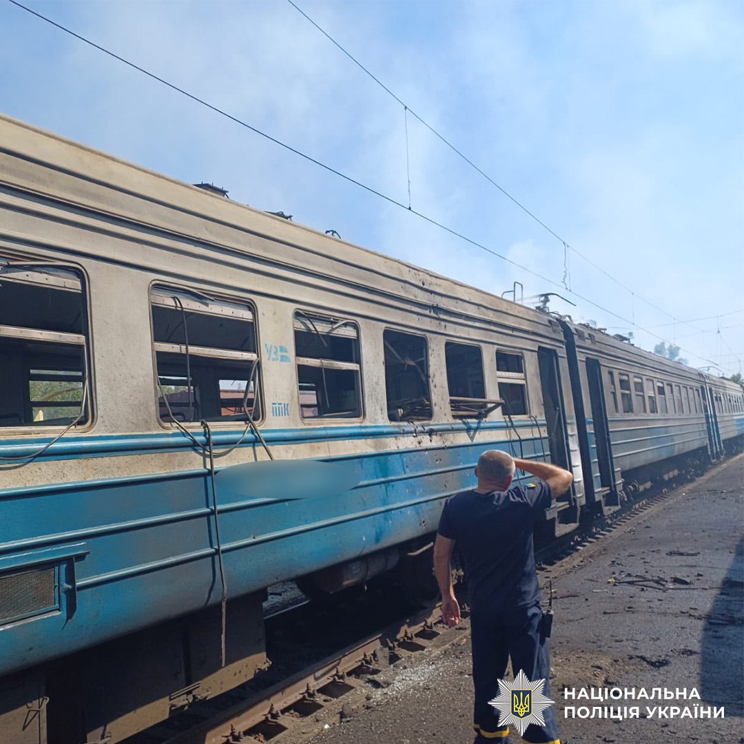 Безпілотник з росії влучив у електропоїзд, що прямував з Лозової до Харкова: є загиблі. 6