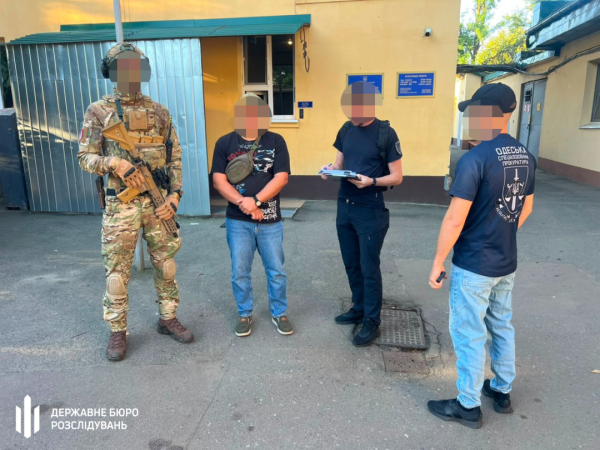 Викриття незаконного примусу до мобілізації: чотирьох посадовців Одеського ТЦК підозрюють у протиправних діях 6 Викриття незаконного примусу до мобілізації: чотирьох посадовців Одеського ТЦК підозрюють у протиправних діях 6