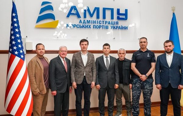 Кіт Келлог побував в Одеському порту: обговорювали безпеку мореплавства та вкладення коштів