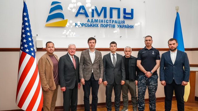 Кіт Келлог побував в Одеському порту: обговорювали безпеку мореплавства та вкладення коштів 2