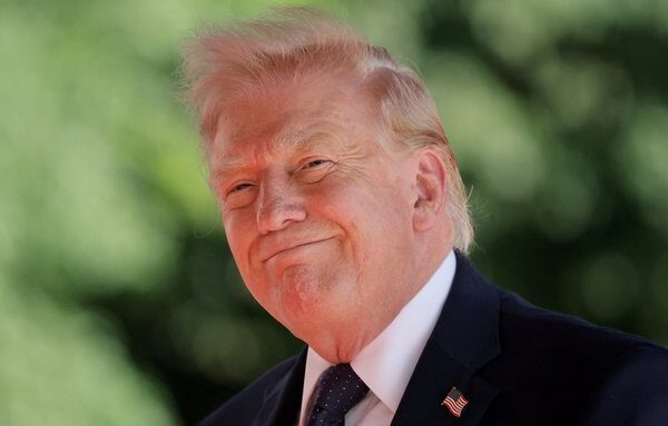Трамп наказав перейменувати озеро Онтаріо на озеро Америка