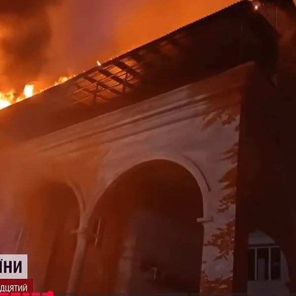 Російські війська здійснили масовану атаку на значущий об’єкт у столиці України. Навчальний процес у міських школах опинився під загрозою.