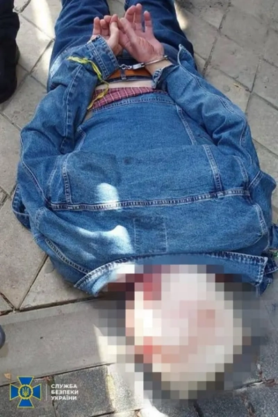 Чоловік на землі 