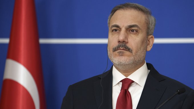 Міністр закордонних справ Туреччини закликав Росію та Україну створити механізм припинення ударів по суднах у Чорному морі. 2
