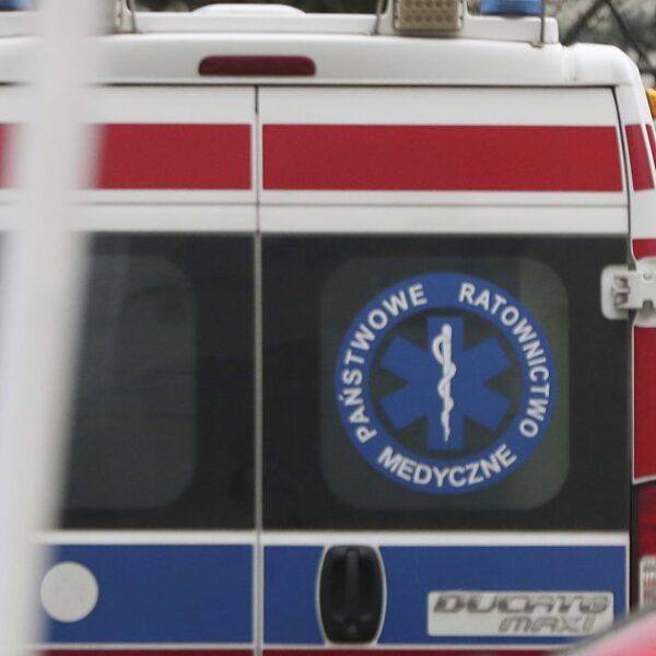 Українського підлітка жорстоко атакували у Варшаві, завдавши йому опіків обличчя та вуха.