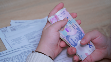 Субсидія і зарплата: гроші в руках