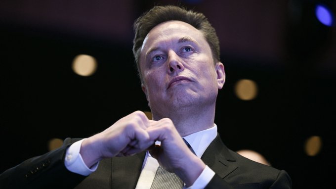 Ілон Маск отримав від Зеленського орден Свободи 7