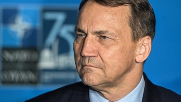Варшава розглядає можливість перегляду рішення щодо виділення 50 мільйонів доларів Україні на Starlink, зважаючи на виключення Польщі із зони роумінгу ЄС.
