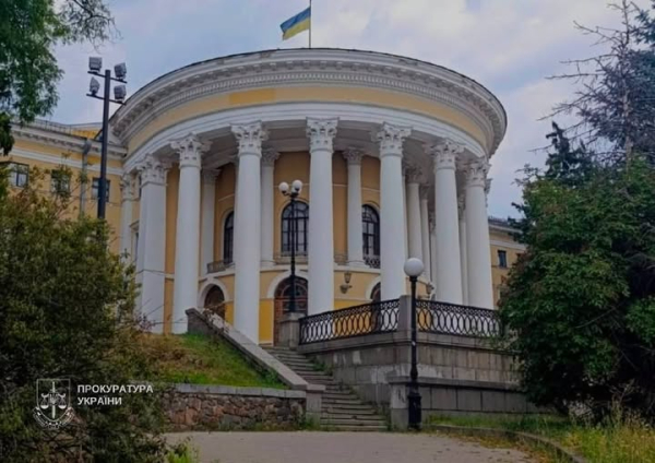 Суд за позовом прокуратури повернув державі приміщення, де раніше розташовувався Жовтневий палац.
