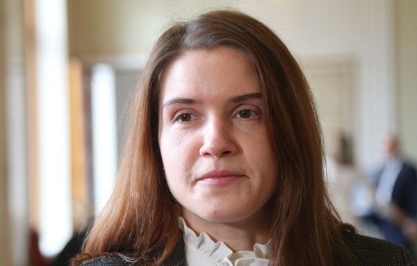Безугла повернулася до фракції «Слуга народу»