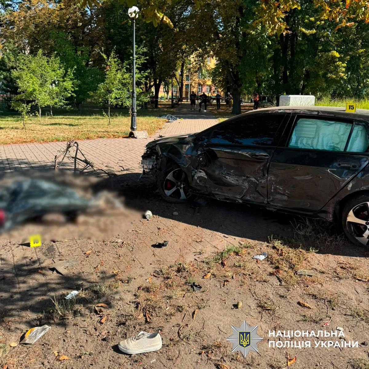 Аварія на Чоколівському проспекті: двоє загиблих, чотирьох постраждалих 11 Аварія на Чоколівському проспекті: двоє загиблих, чотирьох постраждалих 6