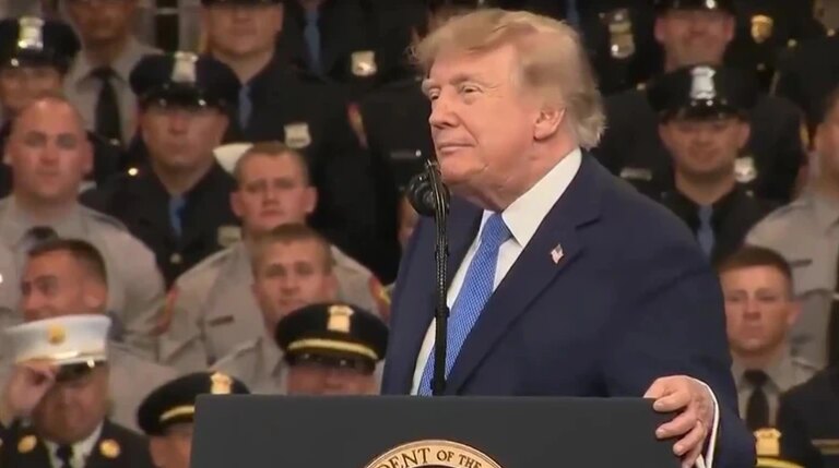 Трамп повідомив про намір оголосити Ормузьку протоку територією Сполучених Штатів. 1 Трамп повідомив про намір оголосити Ормузьку протоку територією Сполучених Штатів. 1
