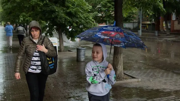 Спекотний вітер вщухатиме: в яких регіонах України очікуються потужні зливи