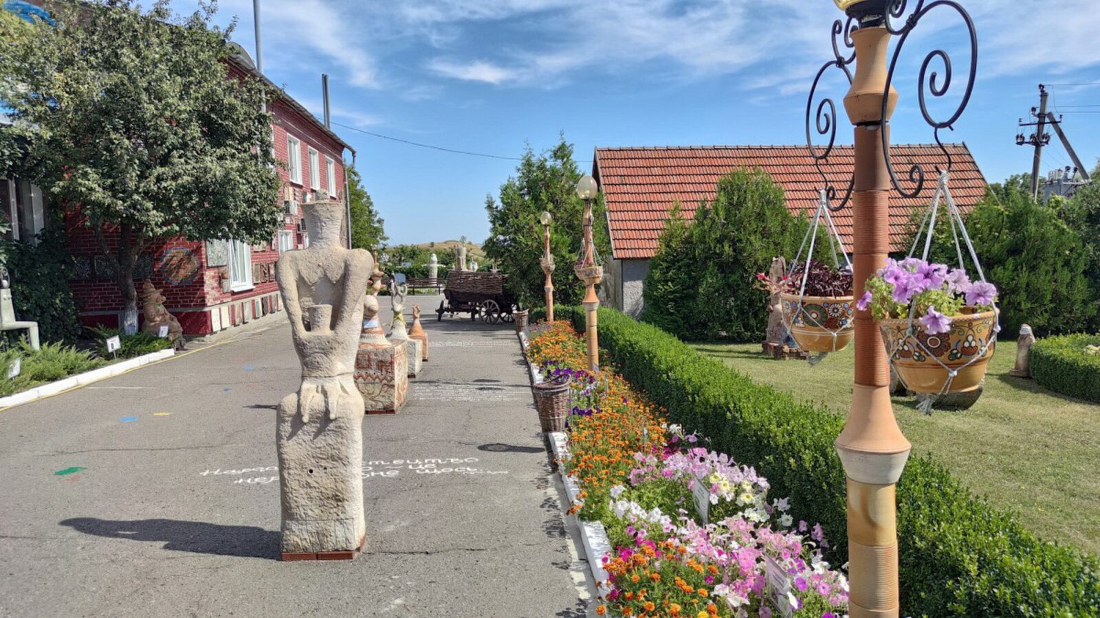 Музей борщу, медоварня та аромат квітів: п'ять українських сіл претендують на всесвітню туристичну нагороду 13 Музей борщу, медоварня та аромат квітів: п'ять українських сіл претендують на всесвітню туристичну нагороду 8