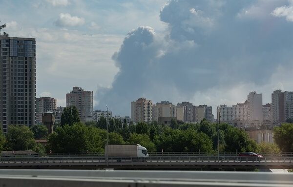 Російські атаки на склади на Київщині, Швеція надасть Україні додаткову допомогу: головні ранкові новини 28 серпня