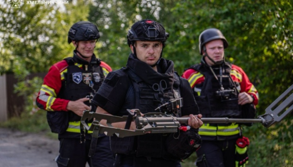 Вибух на Хмельниччині: рятувальники ДСНС прибрали територію біля полігону