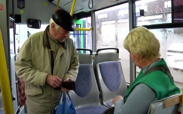 Скасовано безкоштовний проїзд для пенсіонерів: головні аспекти 10 Громадський транспорт. Фото: скрін youtube