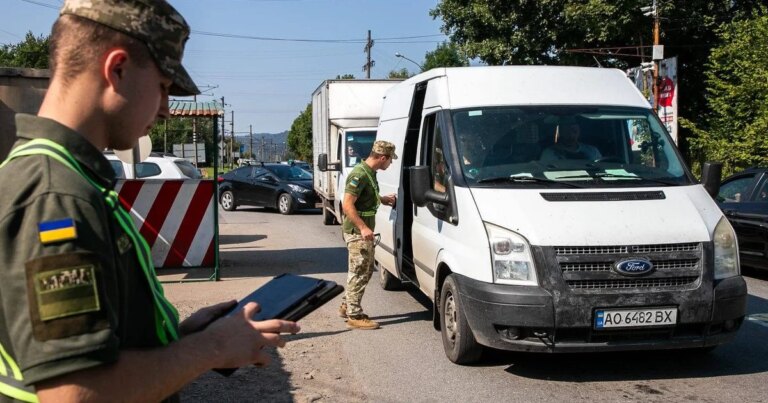 Військовий облік для жінок з медичною освітою: обов'язки та обмеження виїзду 2
