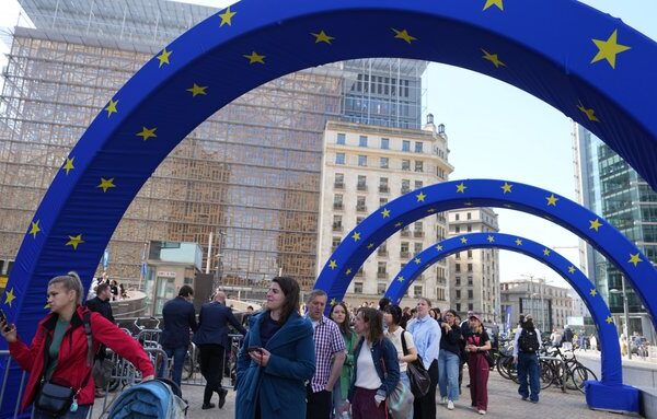 Європейський Союз не відмовлявся від розгляду можливості передачі Україні заморожених активів Російської Федерації.
