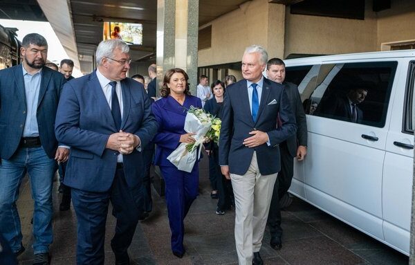 Ексклюзивні новини України 31 До Києва прибули президент Литви, прем’єр-міністр Естонії та ще чотири…