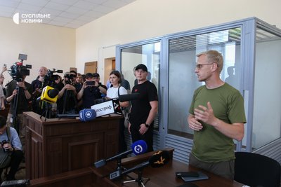 Голова правління «Центру протидії корупції» Віталій Шабунін під час засідання Печерського райсуду у Києві, 15 липня 2025 року