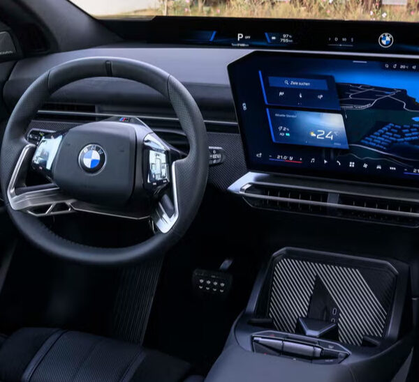 BMW стверджує, що фізичні кнопки зникають з нових автомобілів через молодих клієнтів
