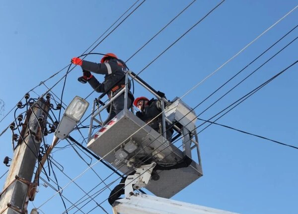 Певні регіони України постраждали від знеструмлення внаслідок обстрілів