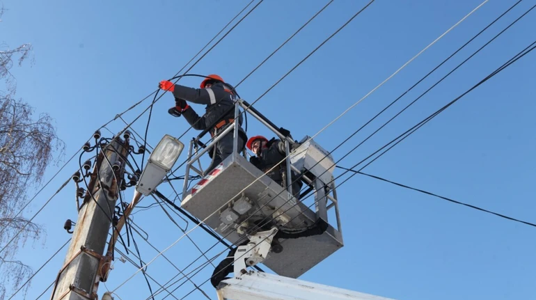 Певні регіони України постраждали від знеструмлення внаслідок обстрілів 2