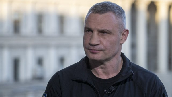 “Київмедспецтранс” зазнав двох ударів ворога: п’ять карет швидкої допомоги повністю знищено вогнем, пошкоджено двадцять машин.