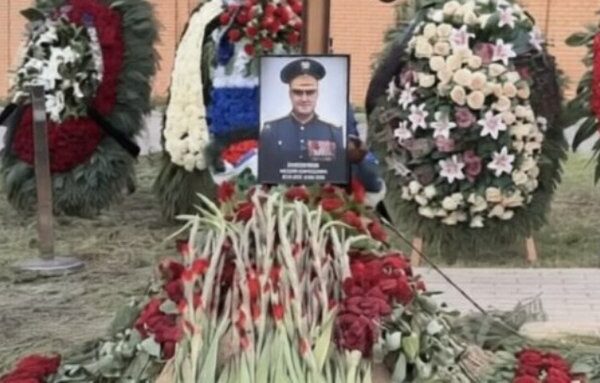 У Москві відбулося поховання генерала, який, ймовірно, загинув в результаті вибуху в ресторані 1 серпня.