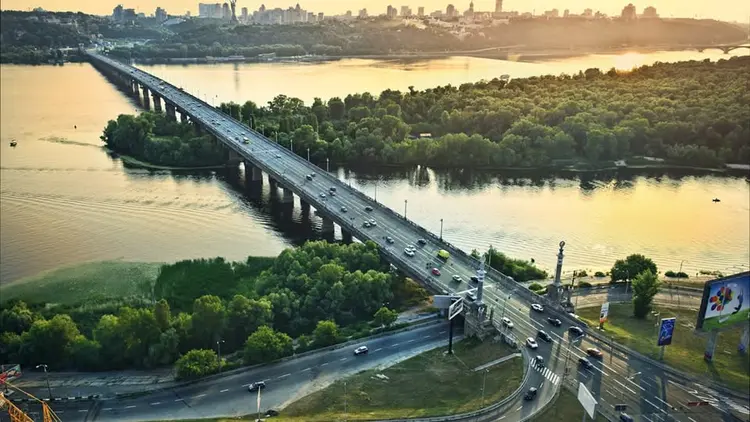 У Києві планують оголосити тендер на проєкт реставрації мосту Патона