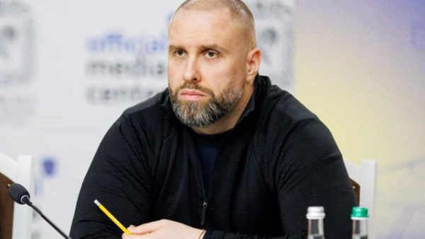 У передмісті Харкова троє чоловіків отримали поранення внаслідок ракетної атаки.