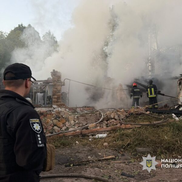 У Чернігові загинули жінка та чотирирічна дитина внаслідок дій російських військових.