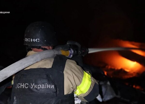 Російські війська завдали ударів по підприємствах у Чернігові